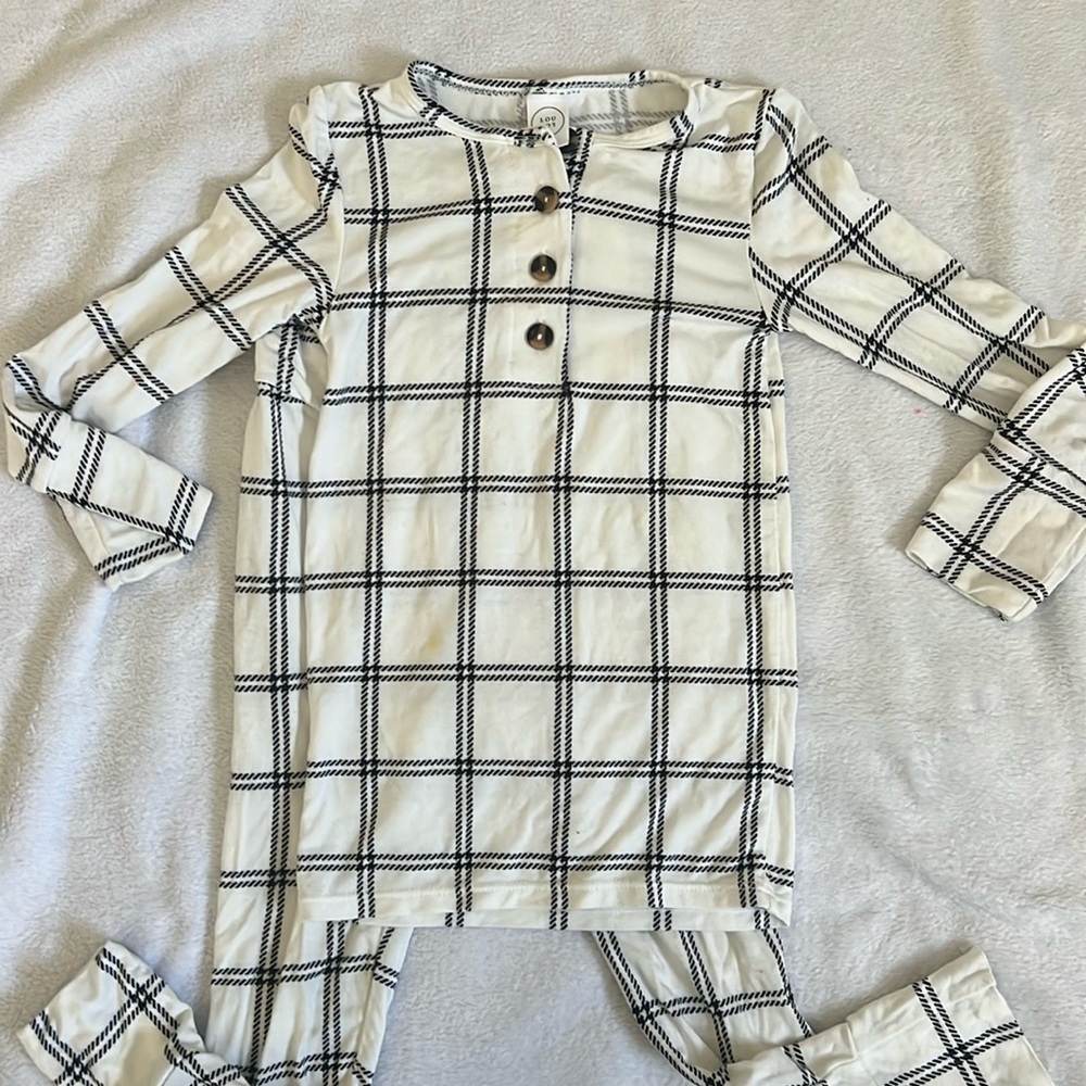 Lou Lou & Company  3T white/black top and bottom set